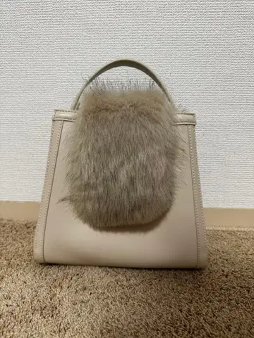 베이지 퍼 토트백