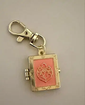 로켓 참 키체인 디즈니 스토어 오로라