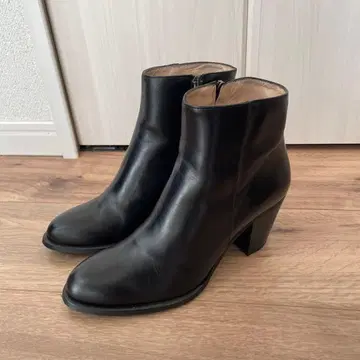 넘버 트웬티 원 블랙 부츠