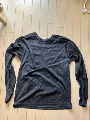 룰루레몬 컴프레션 러닝/헬스장 상의