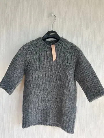 백 스타일 귀여워! [ N21 ] 누메로 벤투노 그레이 반팔 니트