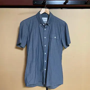 블루 버튼 다운 반팔 셔츠
