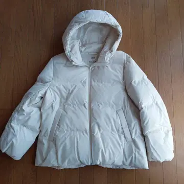 UNIQLO XL 화이트 다운 자켓
