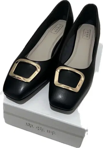 히미코 내수성 스퀘어 버클 레인 펌프스/654101