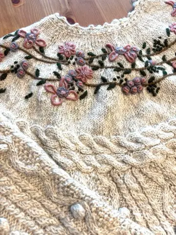 손뜨개질 스웨터 자수 멜란지 그레이지 니트