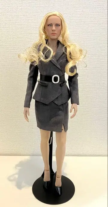 poptoys 오피스 레이디 수트, 소체 & 헤드 1/6