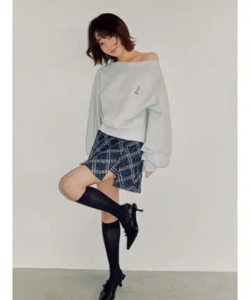 LILY BROWN Lily Bear 원숄더 리본 맨투맨 SLV