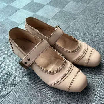 Raspini 베이지 스트랩 펌프스