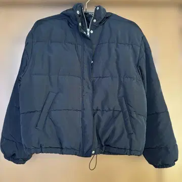 INGNI 후드 부착 블랙 다운 자켓