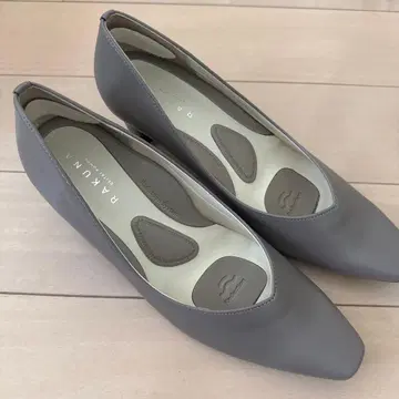 [새상품] RAKUNA 그레이 펌프스 24.5cm