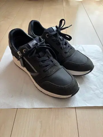 타마리스 투톤 웨지 트레이닝복 타마리스