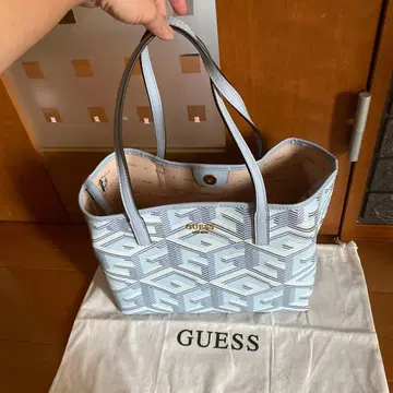 GUESS 기하학 패턴 숄더백 2개 세트