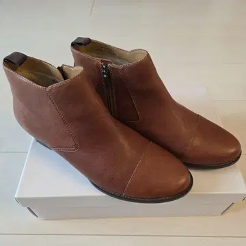 REGAL 브라운 지퍼 부츠