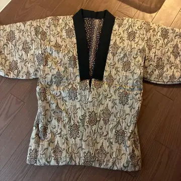 꽃무늬 자수 베이지와 블랙의 도테라