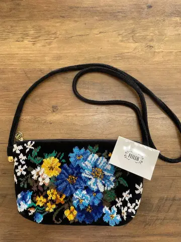 새상품급 FELLER 숄더백