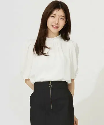 any SIS [세탁 가능] 프릴 넥 스탠드 블라우스