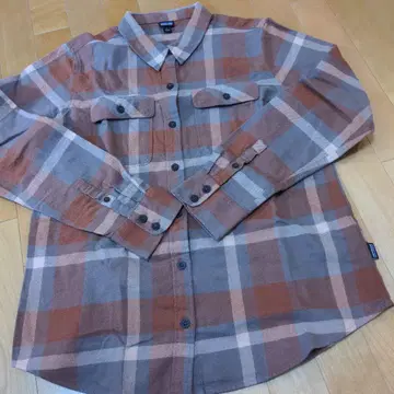 patagonia 체크 무늬 플란넬 셔츠 L 사이즈