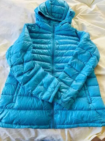 유니클로 프리미엄 다운 (터콰이즈 블루) 후드 부착 XL
