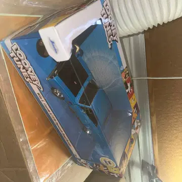 Looney Tunes 1970 Plymouth Road Runner