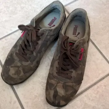 Puma 카모플라쥬 스웨이드 스니커즈