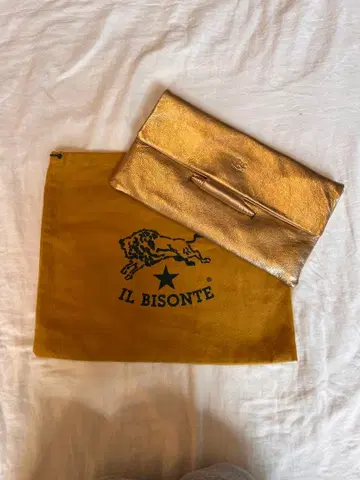IL BISONTE 골드 가죽 클러치백