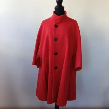 빨간색 케이프 스타일 롱 코트