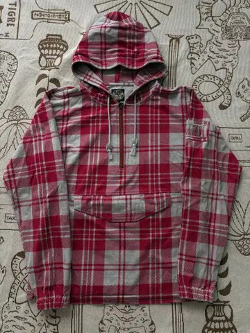 체크 무늬 아노락 후드티 M 사이즈