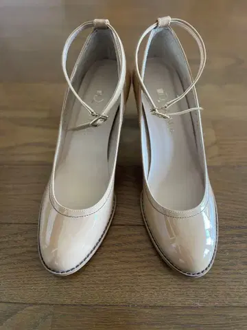 다이애나 펌프스 스트랩 베이지 23 미사용품