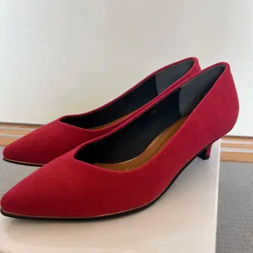 빨간색 합성 피혁 펌프스 사이즈 36