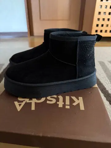 kitson 블랙 스웨이드 어그 부츠