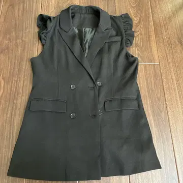 프릴 달린 베스트