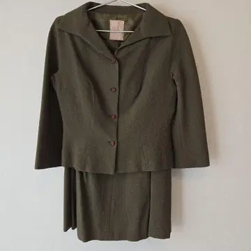 Sybilla 올리브 그린 자켓 스커트 세트