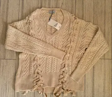 ZARA 베이지 V넥 니트