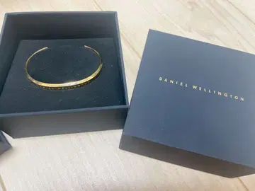 다니엘 웰링턴 뱅글 골드