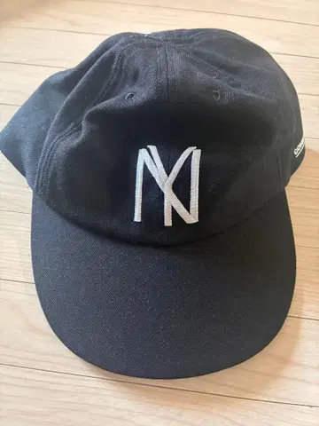 COMES AND GOES 블랙 캡