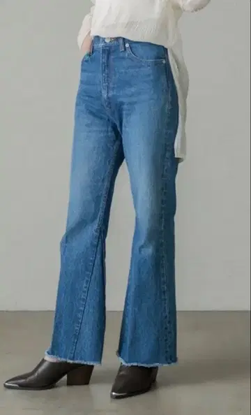 택 포함 새상품 ai no de 플레어 청바지