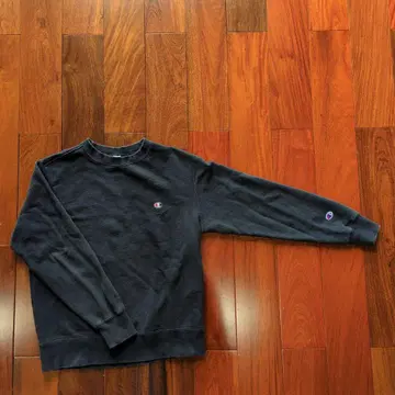 Champion 블랙 크루넥 맨투맨