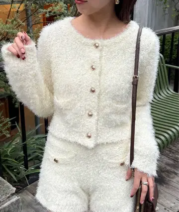 CHICO 라메 샤기 금장 버튼 컴팩트 긴팔 가디건 택 없음