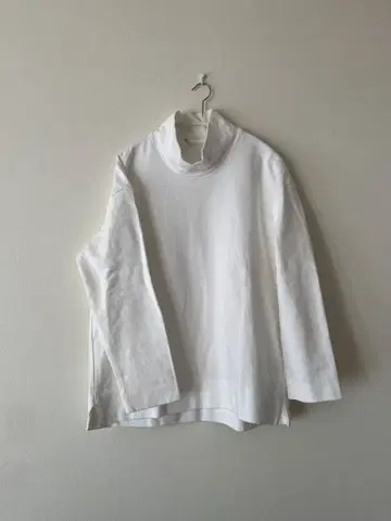 고쉬 브러쉬 인레이 하이넥 롱 슬리브 T셔츠