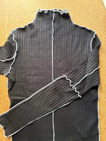 NOT CONVENTIONAL 하이넥