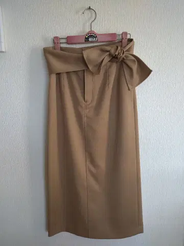 TIARA 벨티드 타이트 스커트