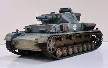 헝가리 IV호 전차 F형 타미야 1/35 완성품 모형 프라모델