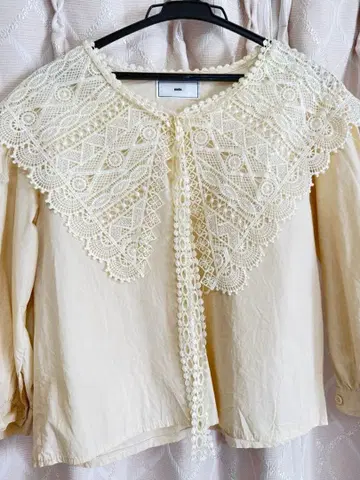 빈티지 빈티지 레이스업 자수 7부 기장 블라우스 셔츠 미색