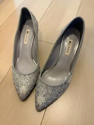 다이애나 레이스 펌프스 DIANA 24.5