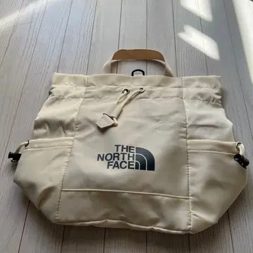 THE NORTH FACE 크림색 백팩