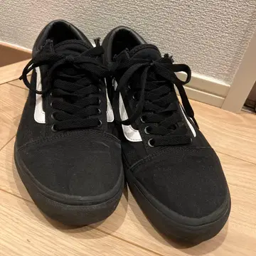 블랙 화이트 스트라이프 스니커즈