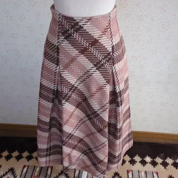 스나이델 체크 무늬 플레어 스커트 핑크 계열