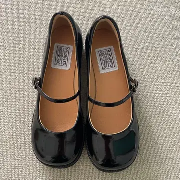 poet 멜리 제인 스트랩 신발