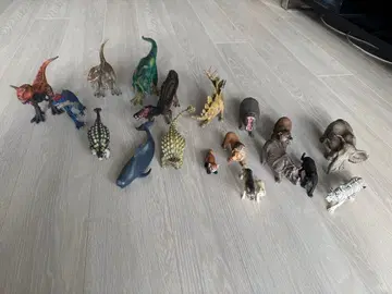 공룡과 동물 피규어 세트 19체