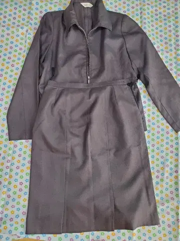 다크 그레이 스커트 수트 지퍼 포함